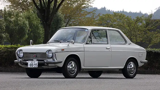 Subaru 1000 năm 1966 ứng dụng động cơ Boxer