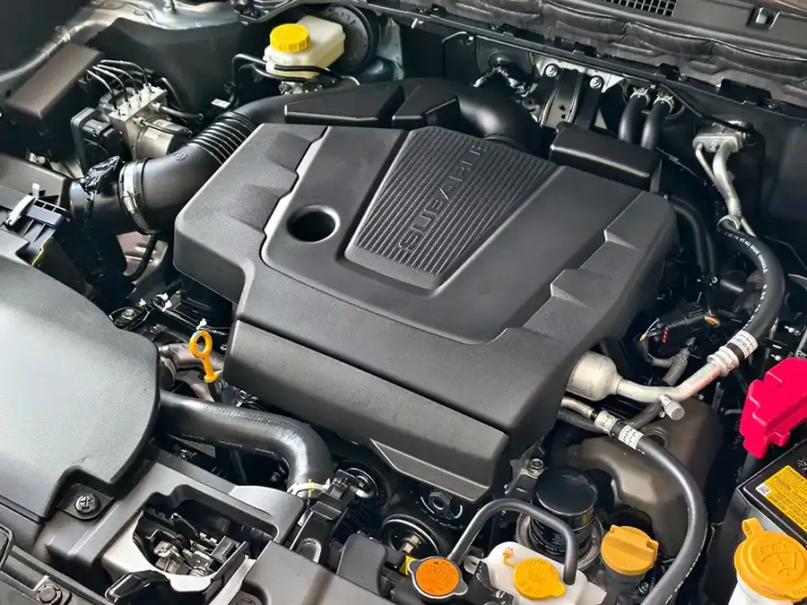 Chi tiết khoang máy phân tích ưu nhược điểm động cơ Boxer FB25 trên Subaru Forester thế hệ thứ 6.