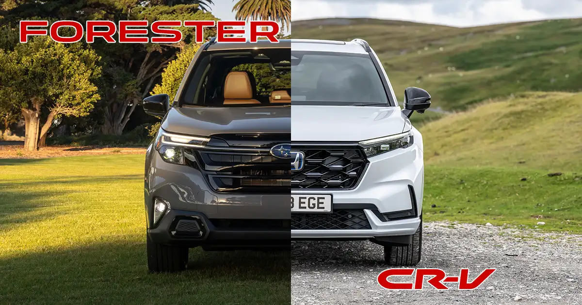 Ảnh ghép so sánh trực diện đầu xe ô tô Subaru Forester màu xám và Honda CR-V màu trắng.