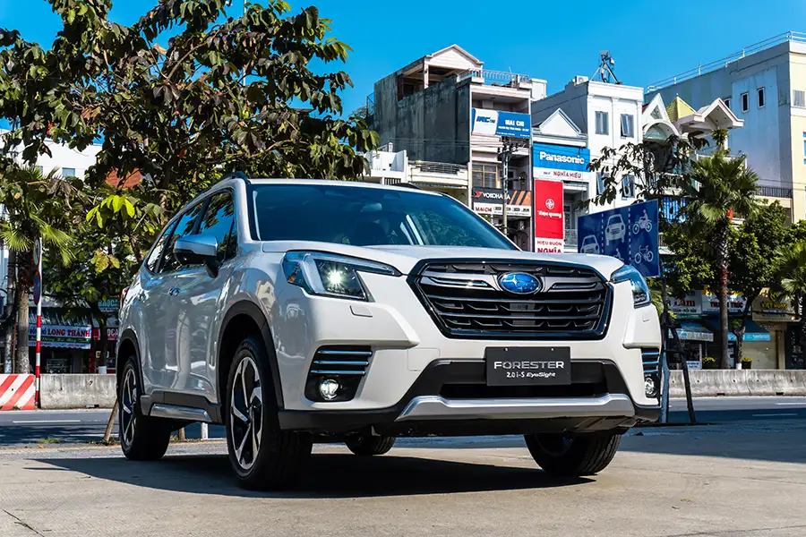 Ngoại thất vuông vức mạnh mẽ của dòng xe Subaru Forester nhập Thái phiên bản 2024