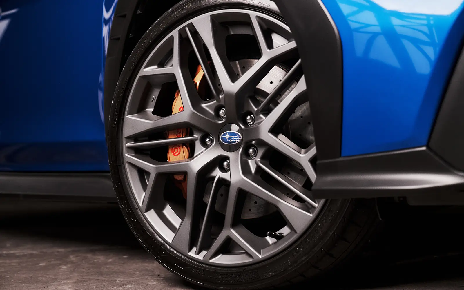 Subaru WRX với khung gầm SGP, giảm chấn điện tử và phanh Brembo