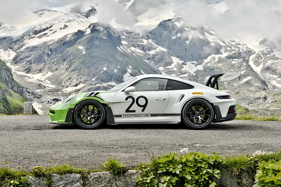 Kiểu dáng thân xe thể thao Coupé 2 cửa khí động học Porsche 911 GT3 RS
