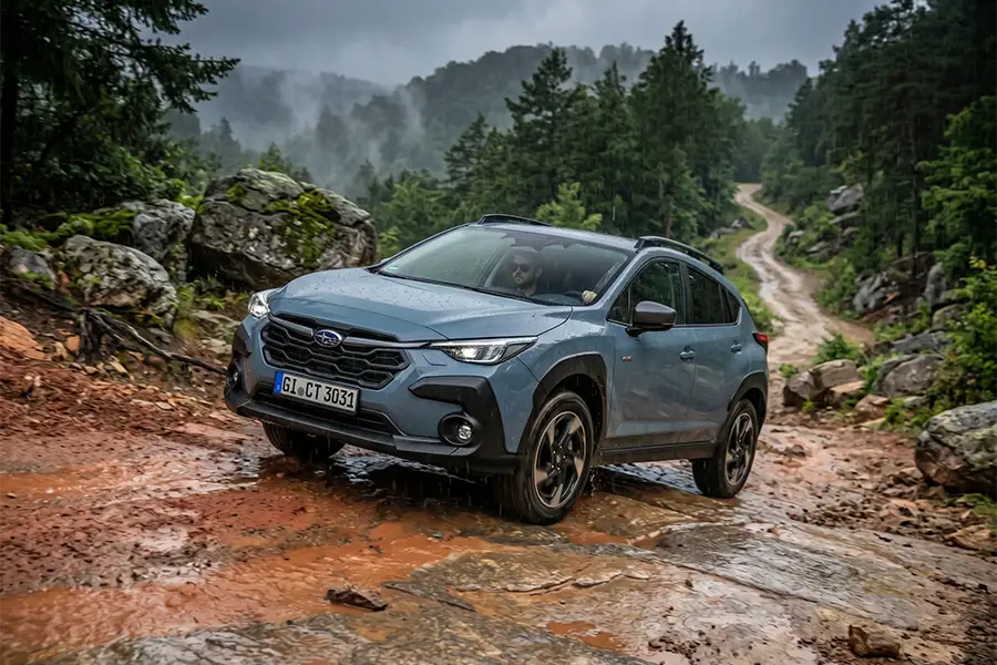 Subaru X-Mode hỗ trợ kiểm soát xe trên dốc trơn